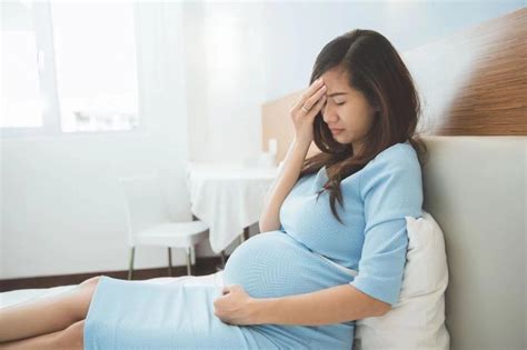 孕37周孕妇情绪激烈哭
