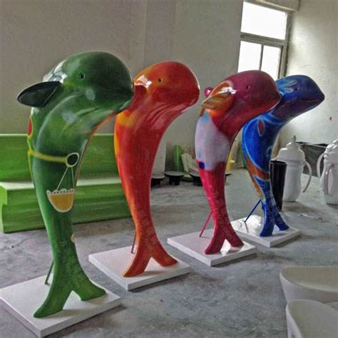 宁夏校园玻璃钢雕塑