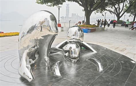宜昌公园不锈钢雕塑