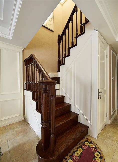 室内木质楼梯简易