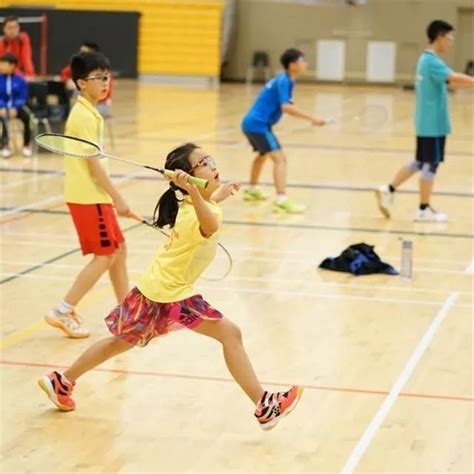 小孩几岁可以学习打羽毛球