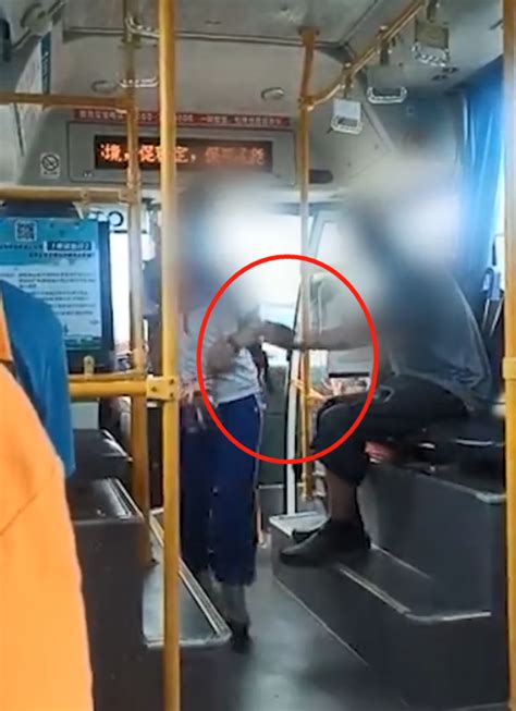 广东一老人在公交车上猥亵女孩