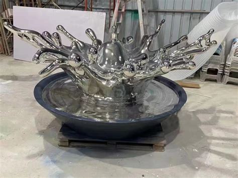 广东玻璃钢金属雕塑公司