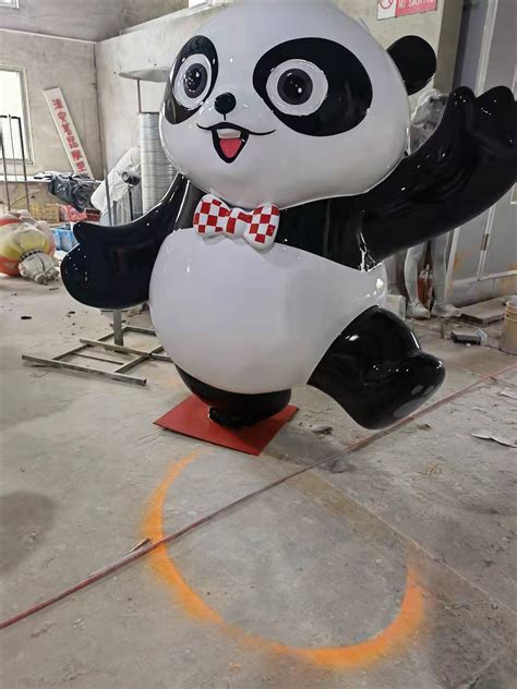 广州玻璃钢卡通熊猫雕塑来图定制