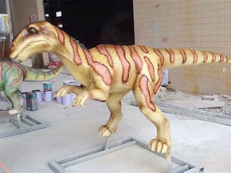 广州玻璃钢恐龙雕塑