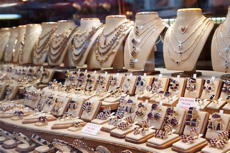 广州番禺珠宝市场黄金首饰多吗