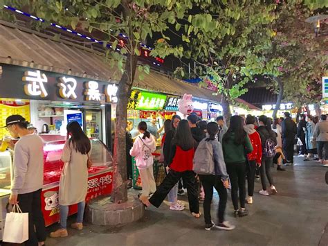 广州美食街小吃一条街