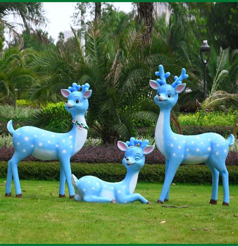 广西卡通玻璃钢动物鹿雕塑