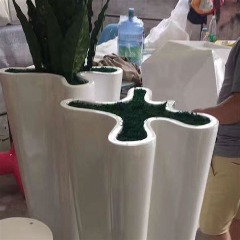 弧形玻璃钢花盆组合