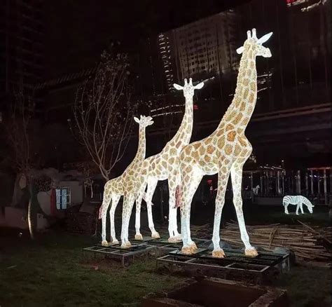 惠州发光玻璃钢景观雕塑报价