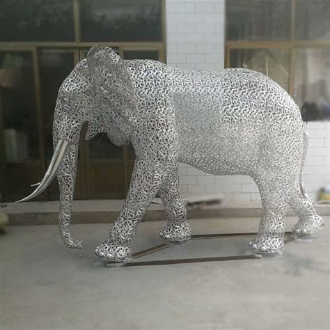 成都不锈钢镂空动物大象雕塑
