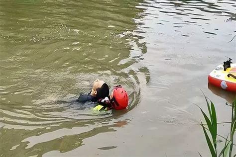 救落水男孩不幸溺水身亡