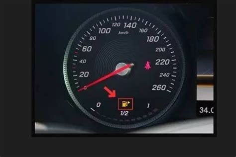 普拉多车内的油表怎么看