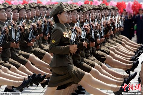 朝鲜女兵的真人图片
