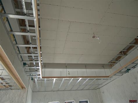 木工轻钢吊顶灯箱制作方法