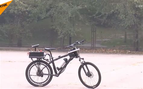 杭州小伙发明无人自行车