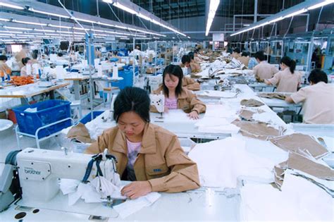 杭州小服装厂工资多少