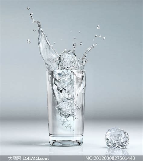 杯子与水的唯美句子