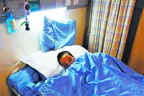 林志颖躺在医院的图片