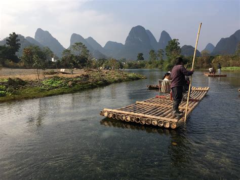 桂林漓江哪里坐竹筏