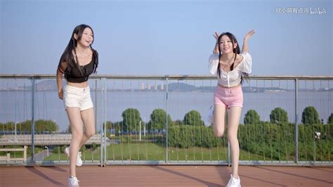 欣小萌教室舞蹈视频