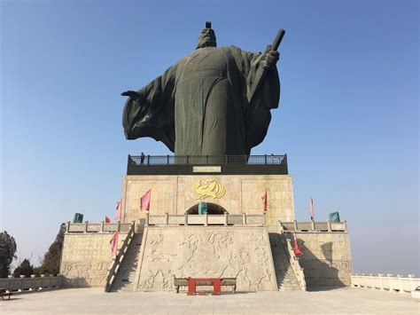 永城芒砀山汉墓雕像是复制品吗