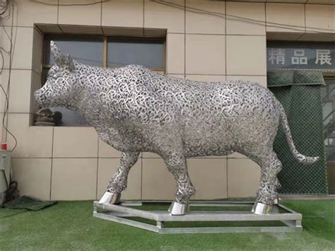 江西不锈钢镂空动物牛雕塑