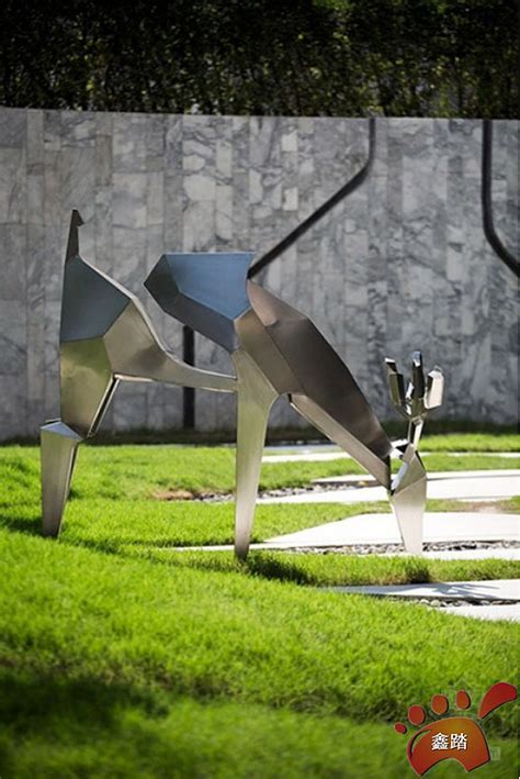 河南公园不锈钢园林雕塑设计