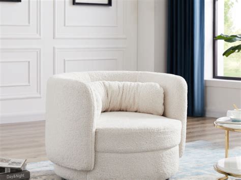浅棕色沙发配白色单椅