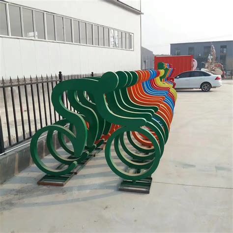 济宁不锈钢运动雕塑设计