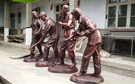 深圳人物雕像玻璃钢雕塑加工厂家