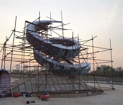深圳小区玻璃钢雕塑施工方案
