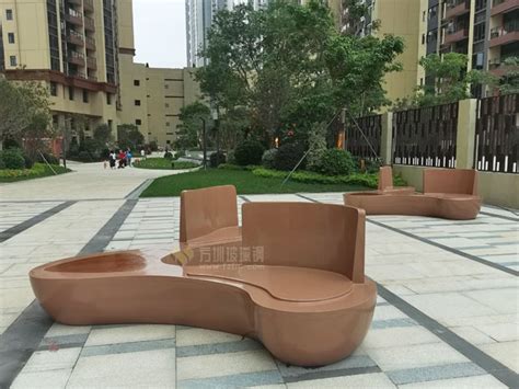 深圳玻璃钢休闲椅的特点