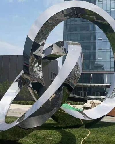深圳玻璃钢雕塑图片