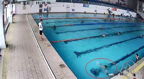 湖南一男孩泳池溺亡3分钟