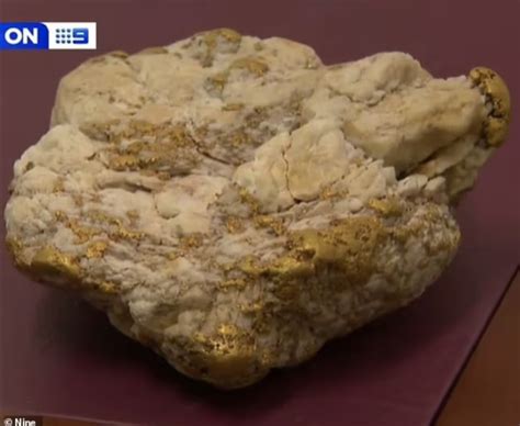 澳洲男子挖到4公斤金块