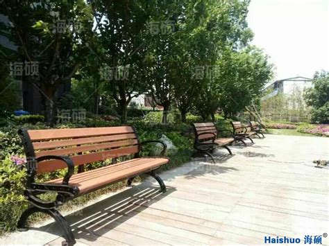 物业园区增加休闲椅