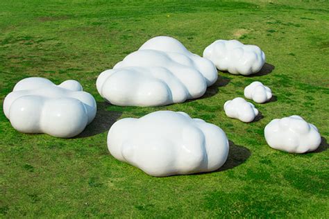 玻璃钢云朵雕塑