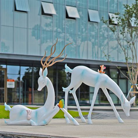 玻璃钢鹿雕塑方案