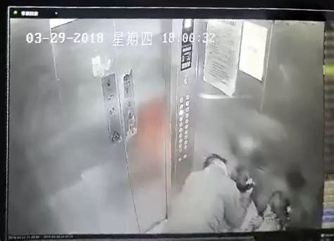 电梯猥亵男被抓