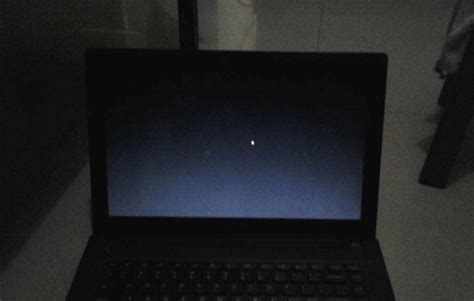 电脑打开网页后黑屏闪烁