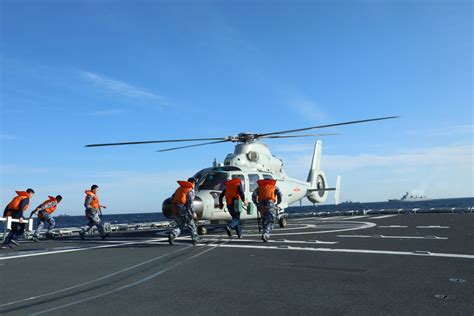 直升机跨海演习