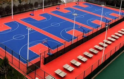 篮球场铺悬浮地板应该铺多大面积