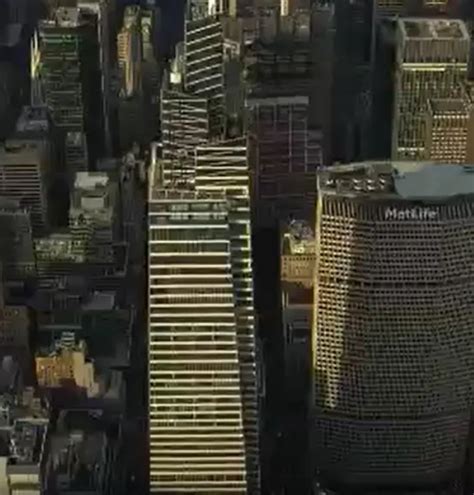 纽约93层大楼晃动原因