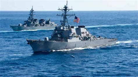 美国军舰穿越台海新闻
