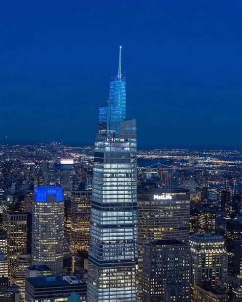 美国纽约93层摩天大楼晃动
