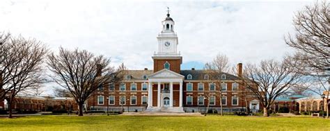 美国霍普金斯大学排名多少