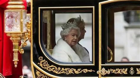 英国女王尸体和她老公合葬