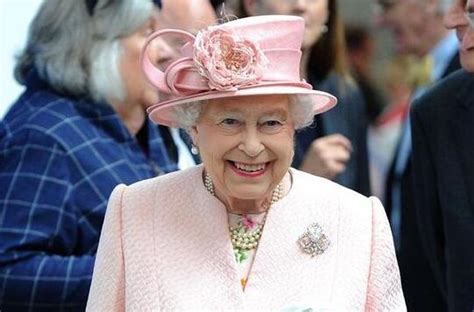 英国女王年薪