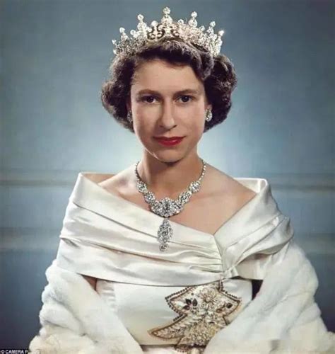 英国女王年轻时的照片